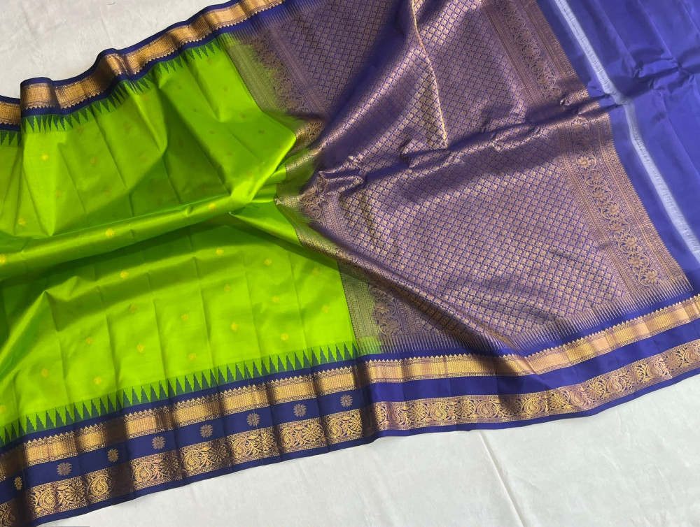 Image of Gadwal Pattu Silver Gap Border Saree
