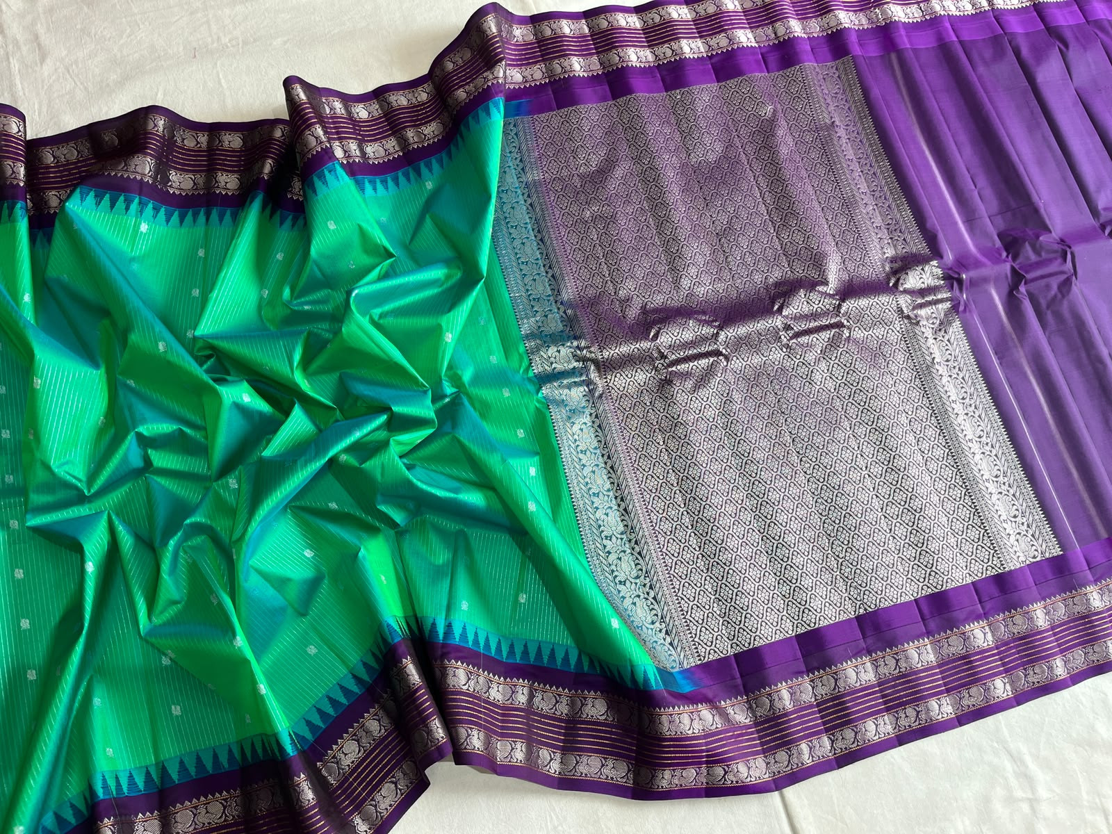 Gadwal Pattu Silver Gap Border Saree