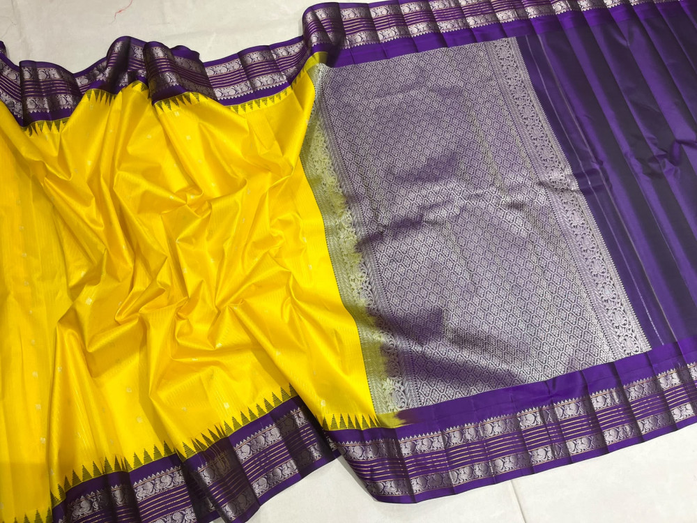 Image of Gadwal Pattu Silver Gap Border Saree