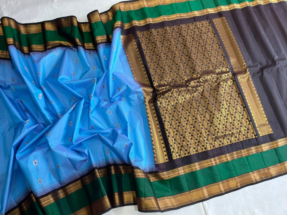 Image of Gadwal Pattu Silver Gap Border Saree