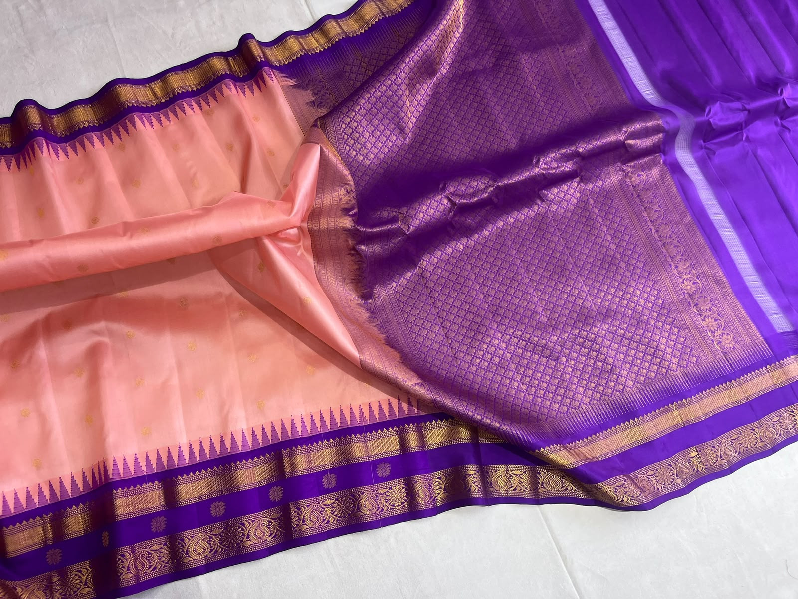 Gadwal Pattu Silver Gap Border Saree