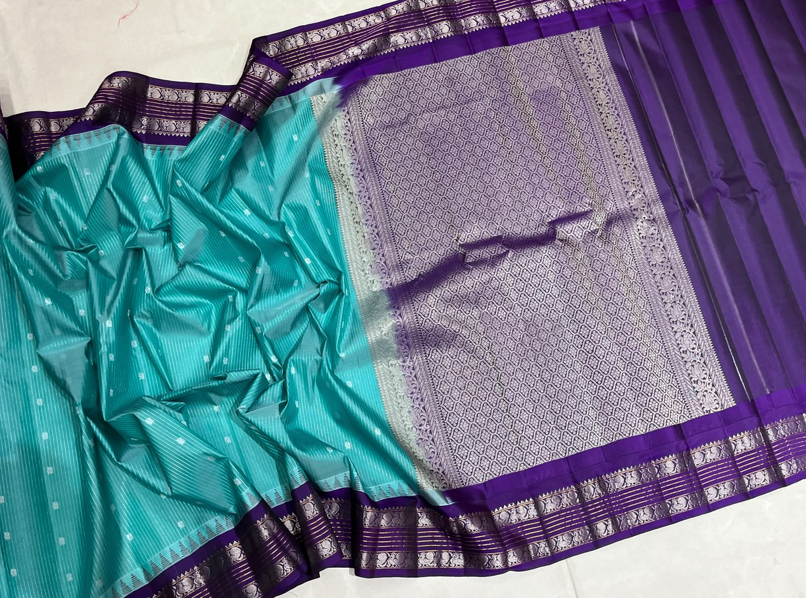 Gadwal Pattu Silver Gap Border Saree
