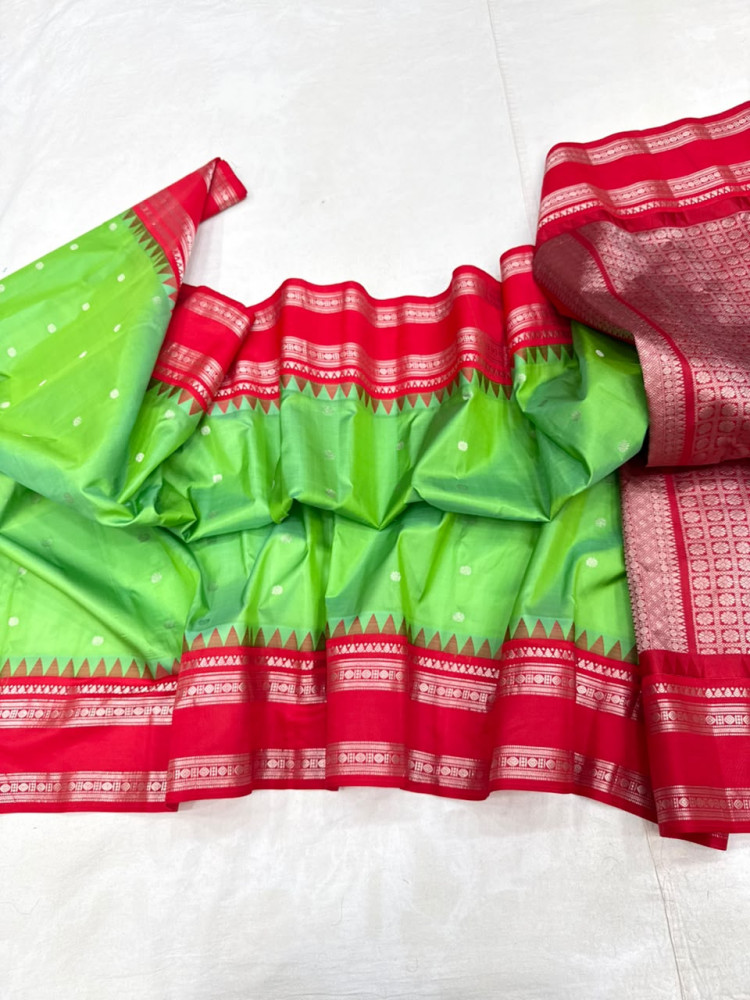 Image of Gadwal Vintage Pure Silk Temple Border Saree