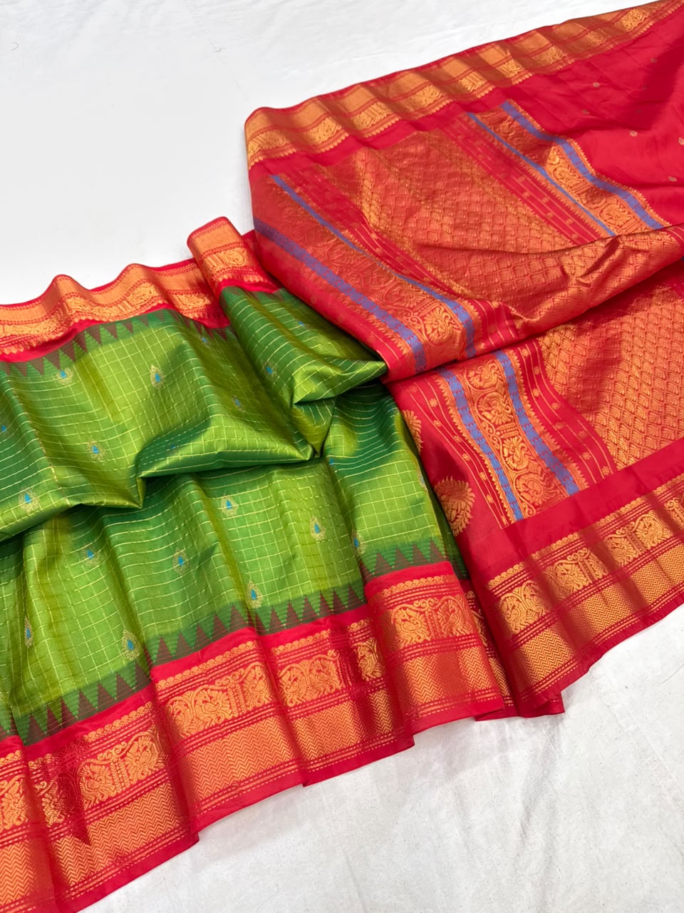 Gadwal Vintage Pure Silk Temple Border Saree