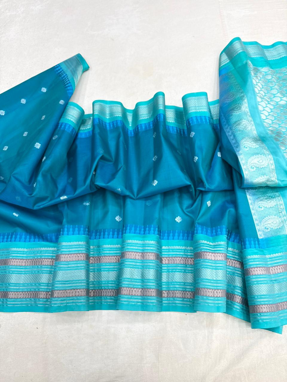 Gadwal Vintage Pure Silk Temple Border Saree