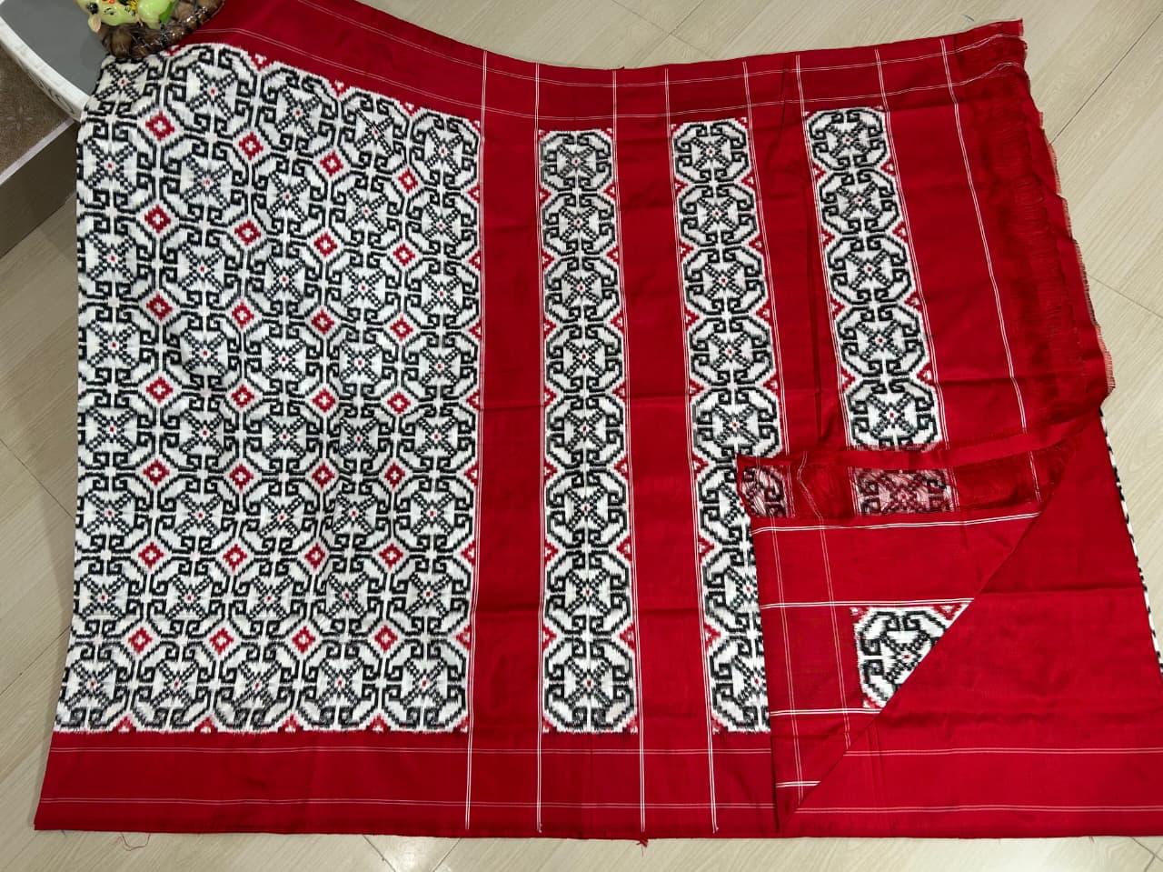 Double Ikkat Teliarumal Pure Silk Saree