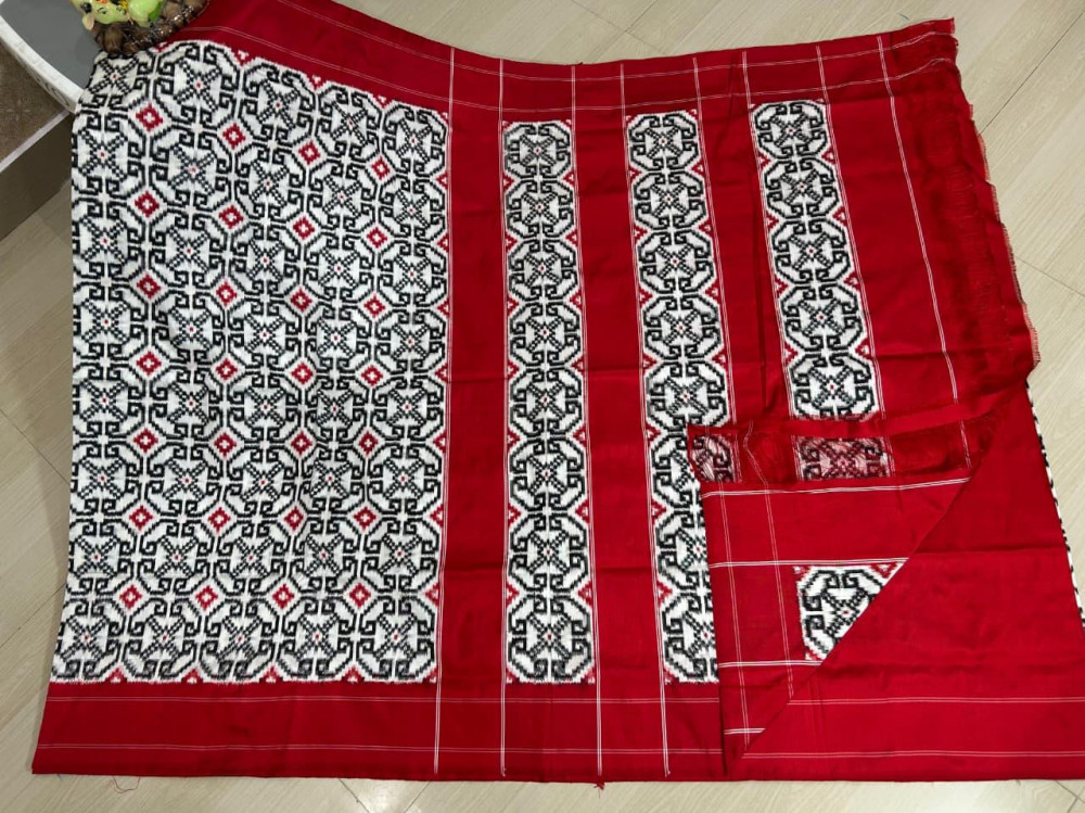 Image of Double Ikkat Teliarumal Pure Silk Saree