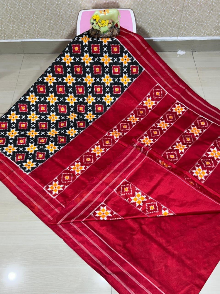 Image of Double Ikkat Teliarumal Pure Silk Saree