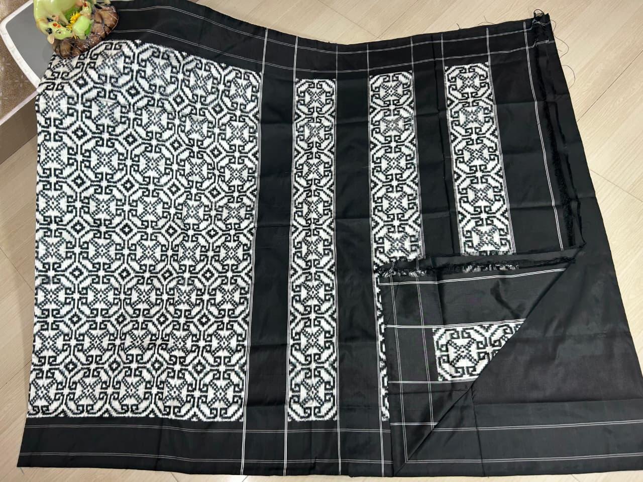 Double Ikkat Teliarumal Pure Silk Saree