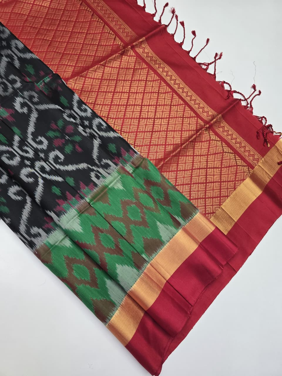 Handloom Pure Pochampally Silk Saree