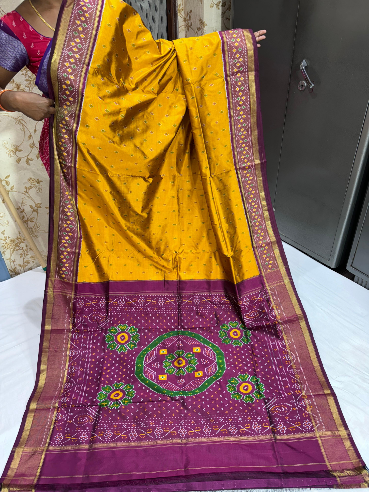 Pochampally Ikkat Pure Silk Saree