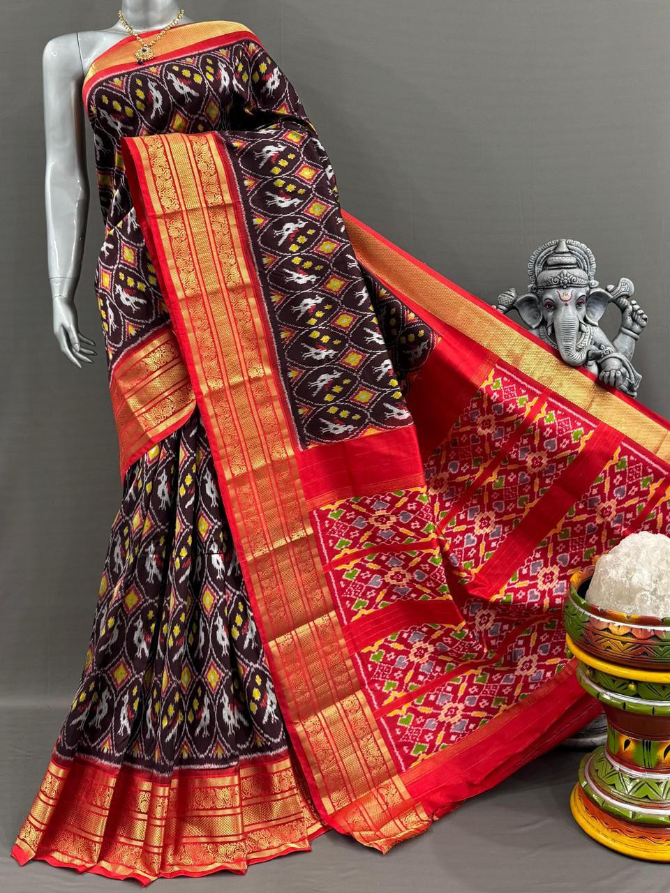 Pochampally Ikkat Pure Silk Kanchi Border Saree