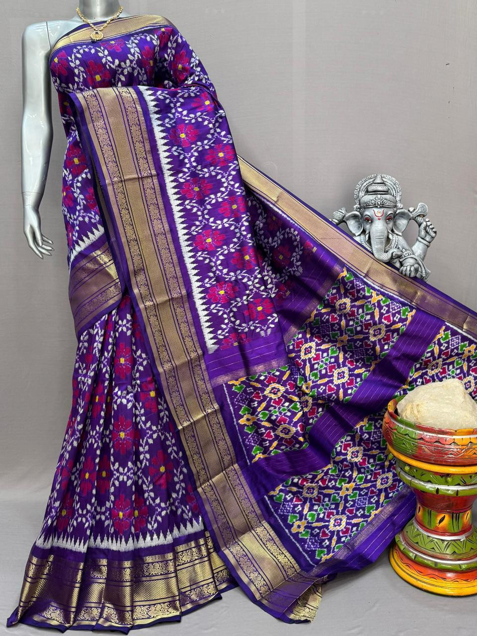 Pochampally Ikkat Pure Silk Kanchi Border Saree