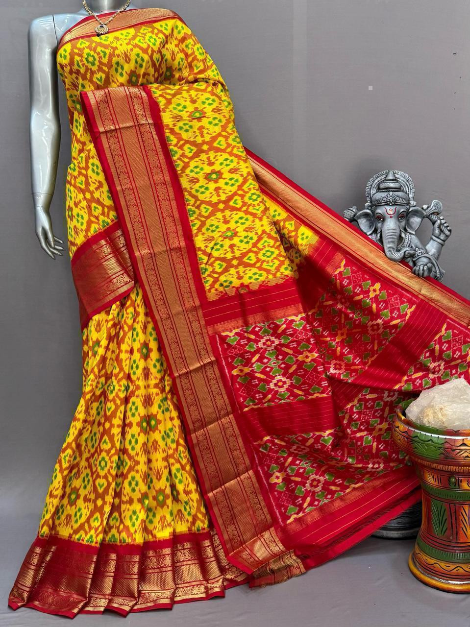 Pochampally Ikkat Pure Silk Kanchi Border Saree