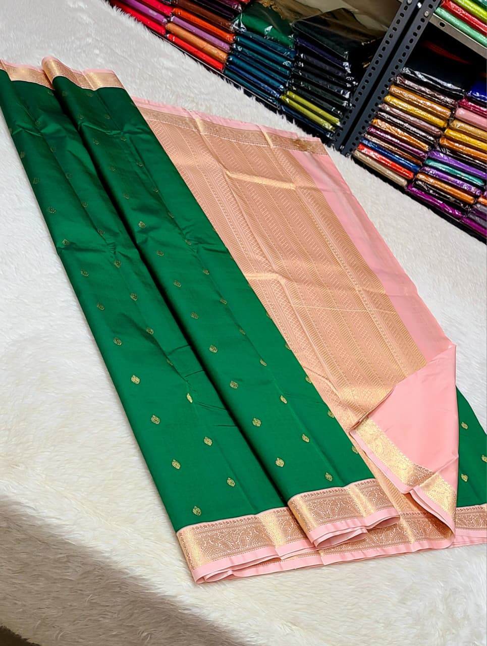 Beautiful Kanchipuram Premium Quality Pure Mix Vaira Oosi Silk Saree