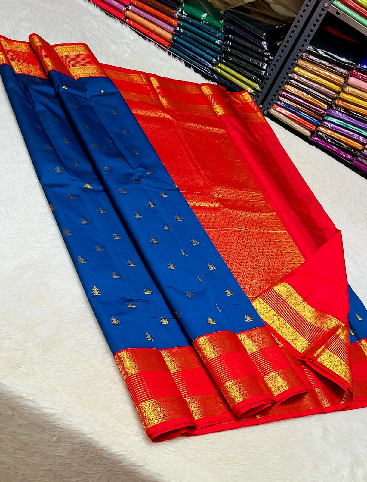 Beautiful Kanchipuram Premium Quality Pure Mix Vaira Oosi Silk Saree