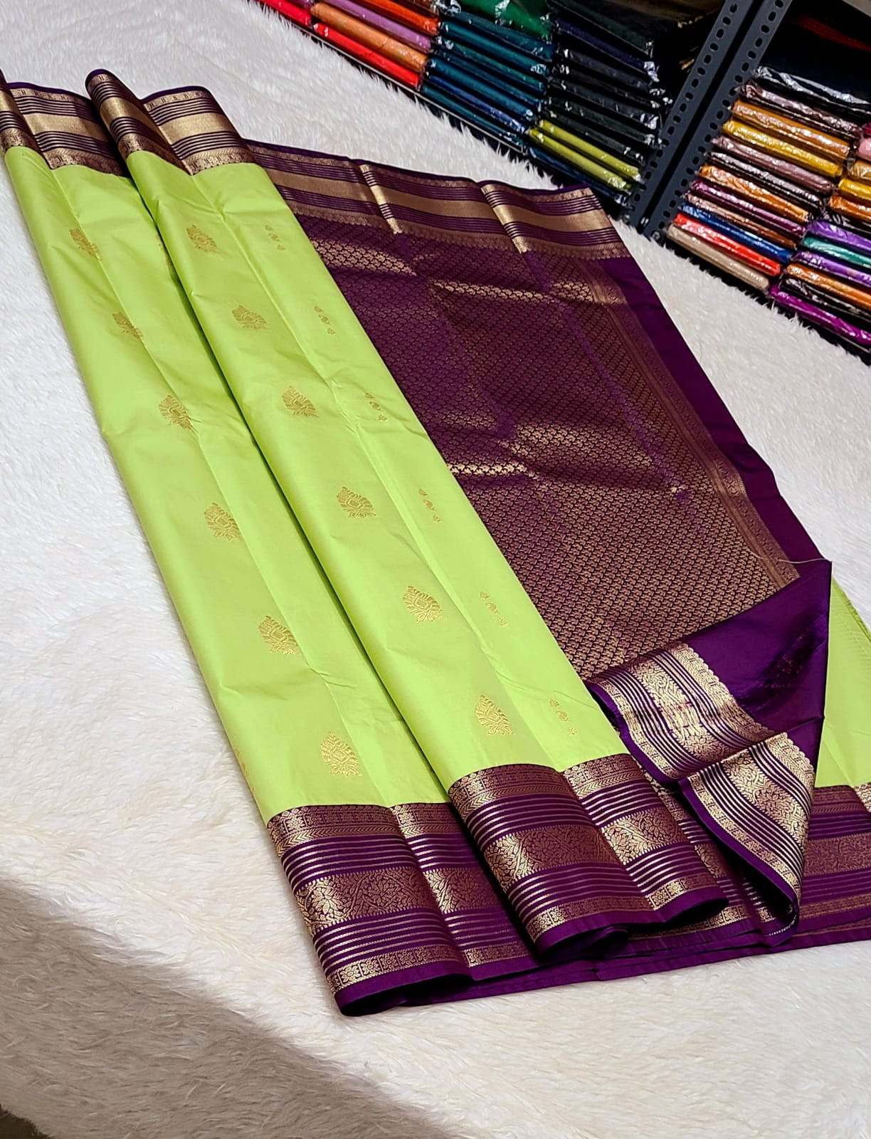 Beautiful Kanchipuram Premium Quality Pure Mix Vaira Oosi Silk Saree
