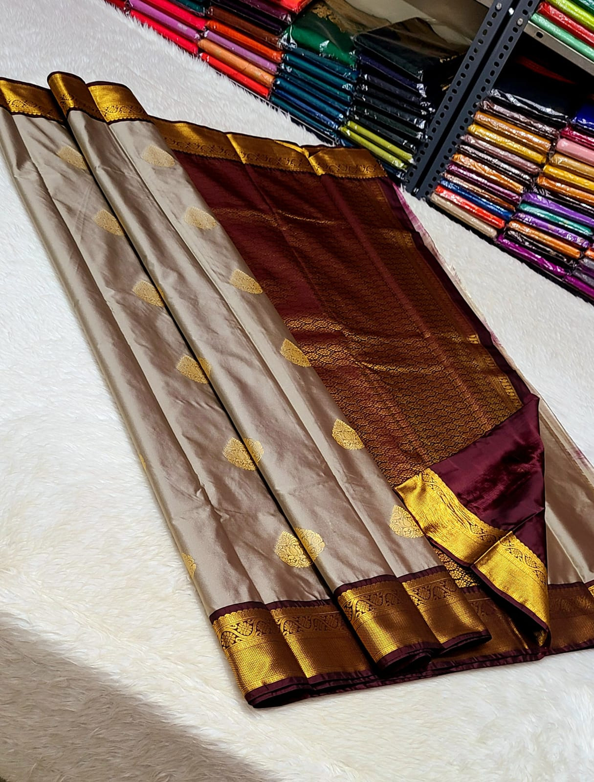 Beautiful Kanchipuram Premium Quality Pure Mix Vaira Oosi Silk Saree
