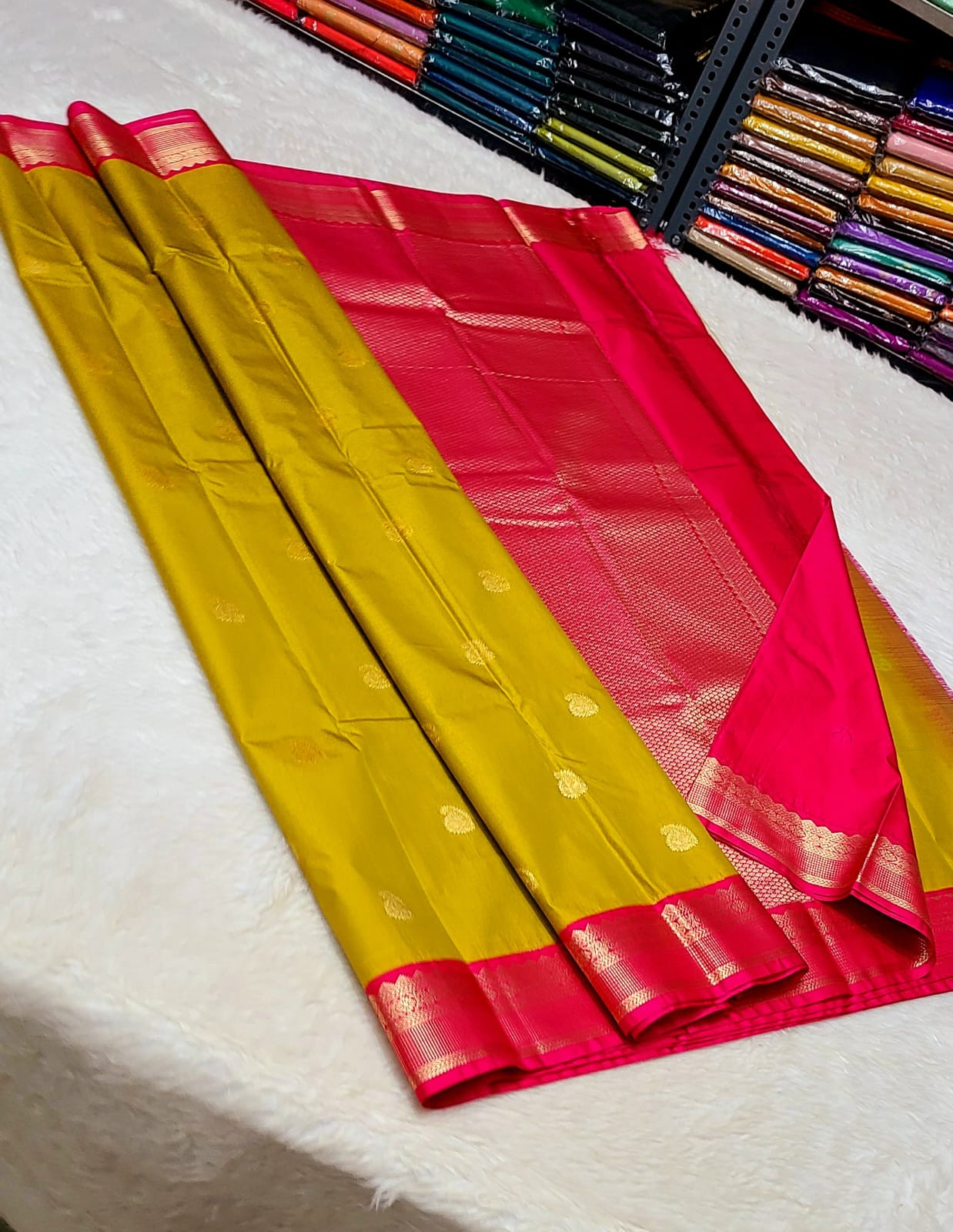 Beautiful Kanchipuram Premium Quality Pure Mix Vaira Oosi Silk Saree