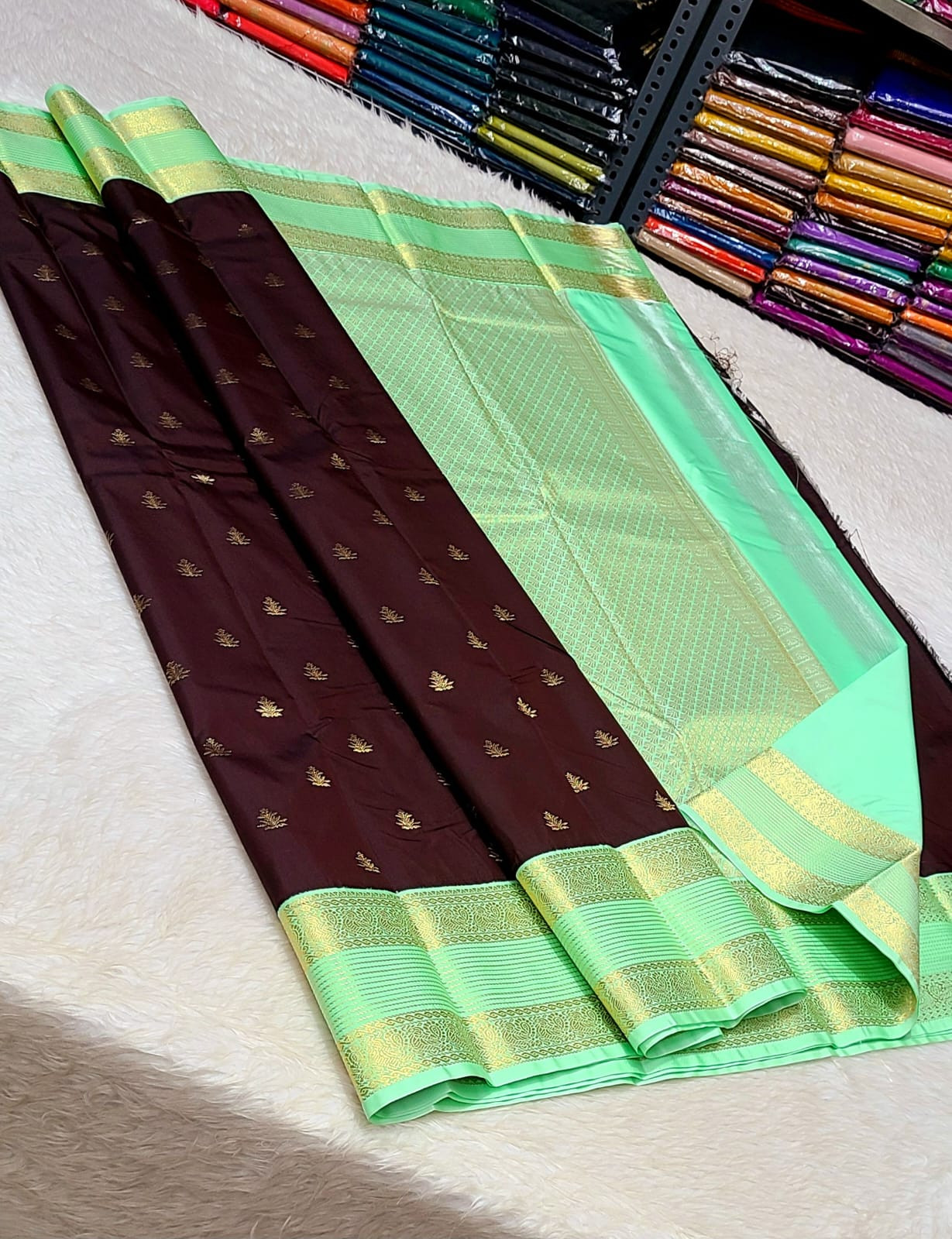 Beautiful Kanchipuram Premium Quality Pure Mix Vaira Oosi Silk Saree