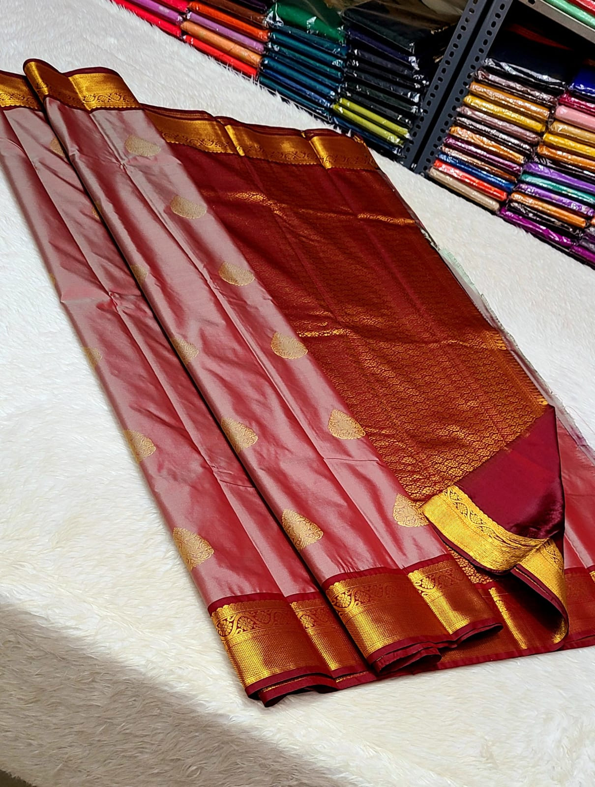 Beautiful Kanchipuram Premium Quality Pure Mix Vaira Oosi Silk Saree
