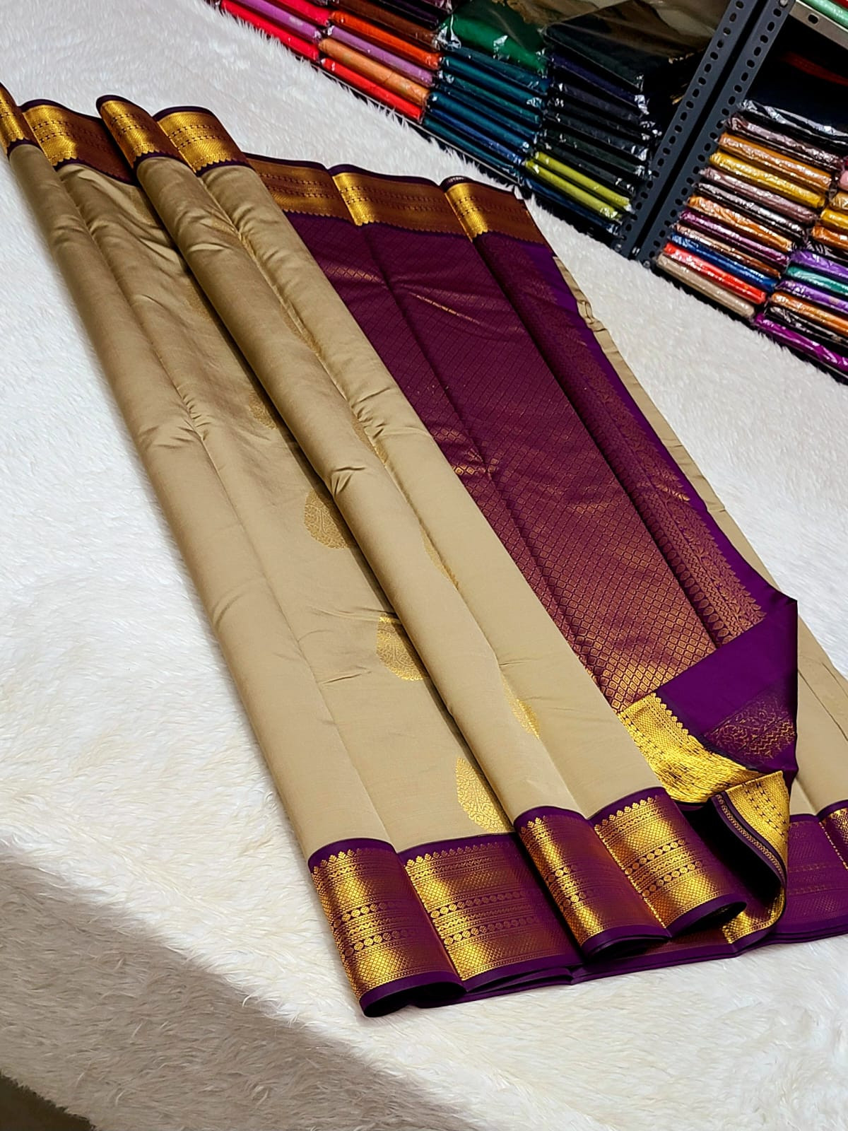Beautiful Kanchipuram Premium Quality Pure Mix Vaira Oosi Silk Saree