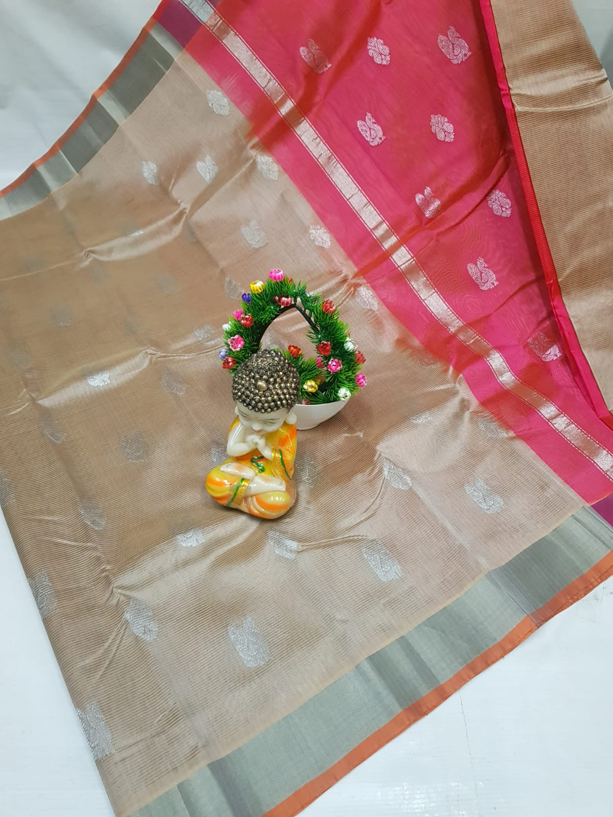 Mangalagiri Small Butta Saree