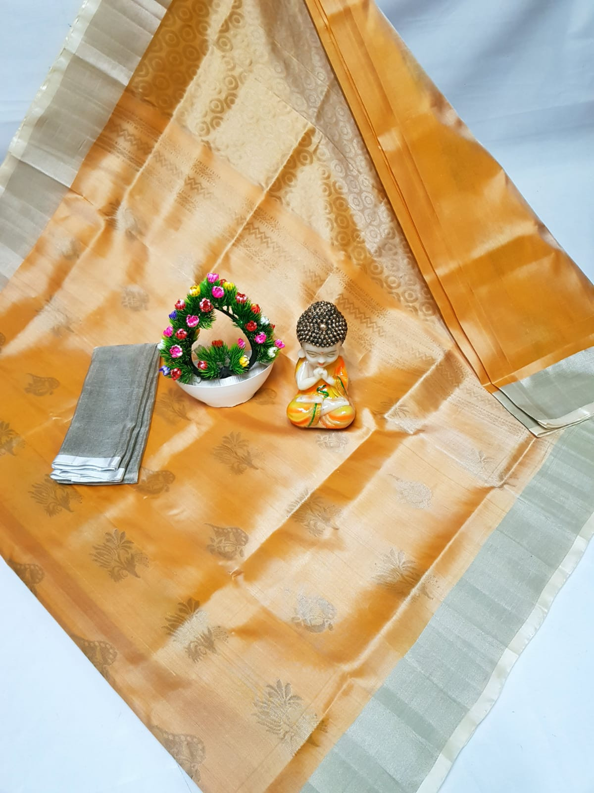 Uppada Pure Silk Silver Big Butta Saree