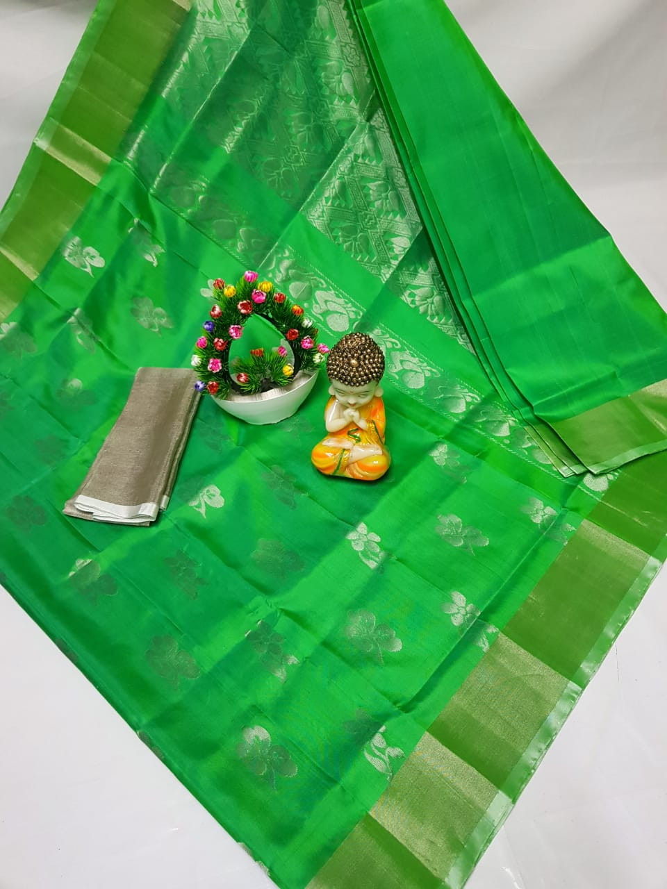 Uppada Pure Silk Silver Big Butta Saree