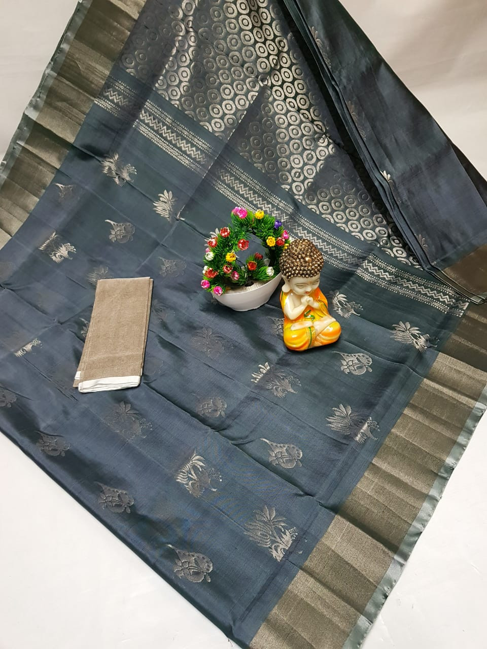 Uppada Pure Silk Silver Big Butta Saree