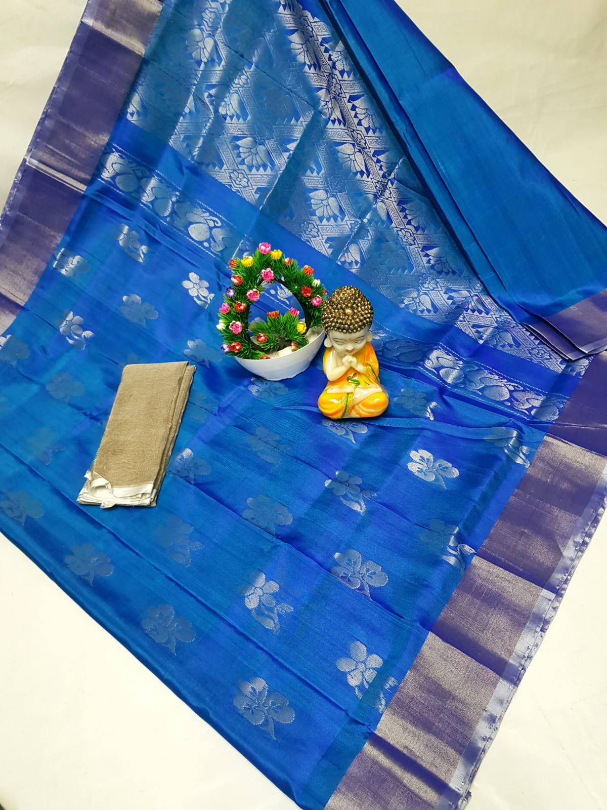 Uppada Pure Silk Silver Big Butta Saree