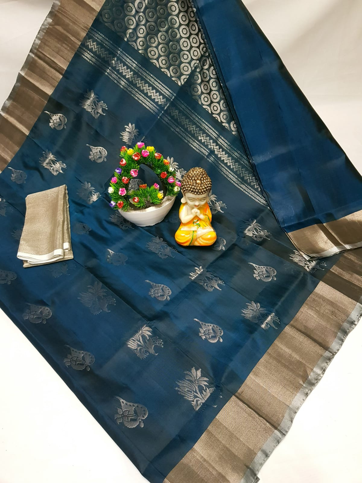 Uppada Pure Silk Silver Big Butta Saree