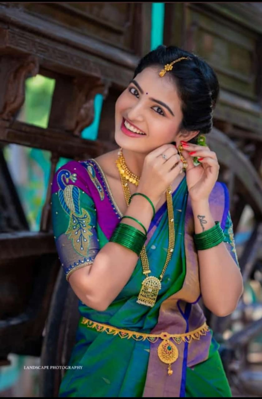 Uppada Pure Silk Nakshatra Butta Saree with Kaddi Border