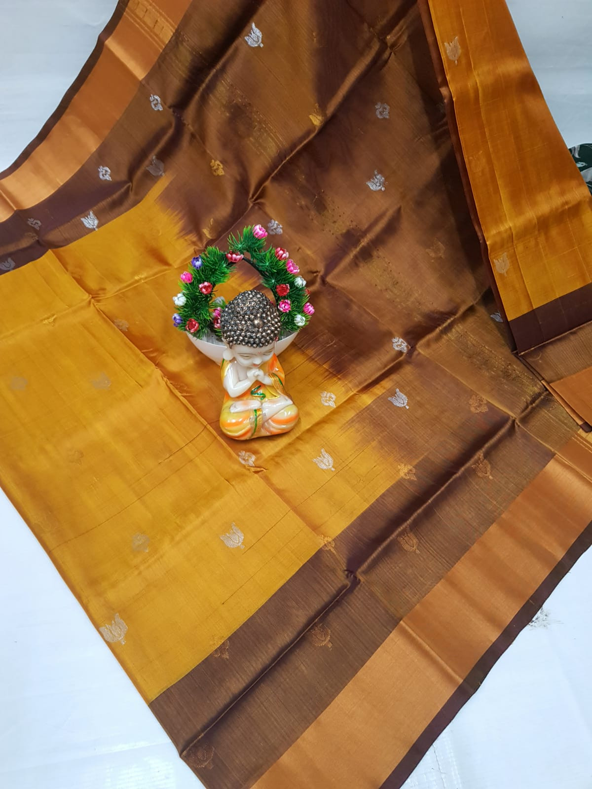 Uppada Pure Silk Nakshatra Butta Saree with Kaddi Border