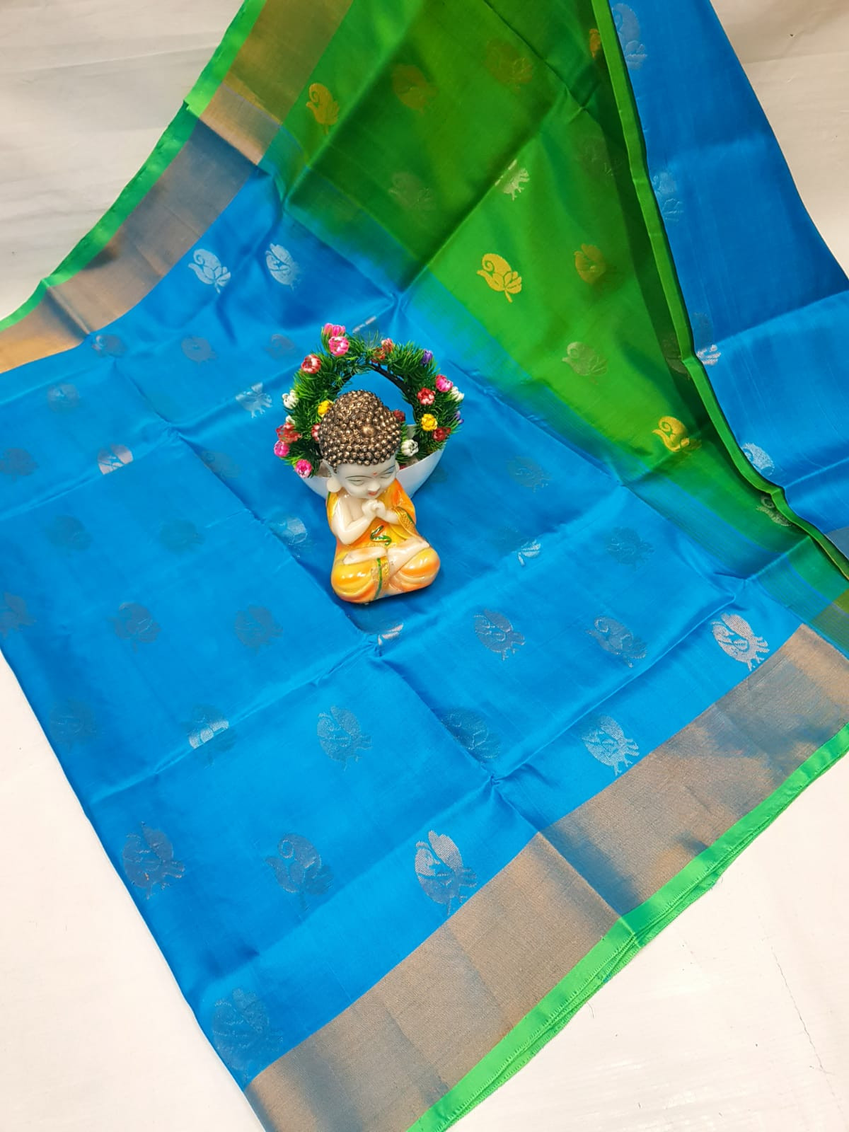 Uppada Pure Silk Topi Butta Saree with Kaddi Border