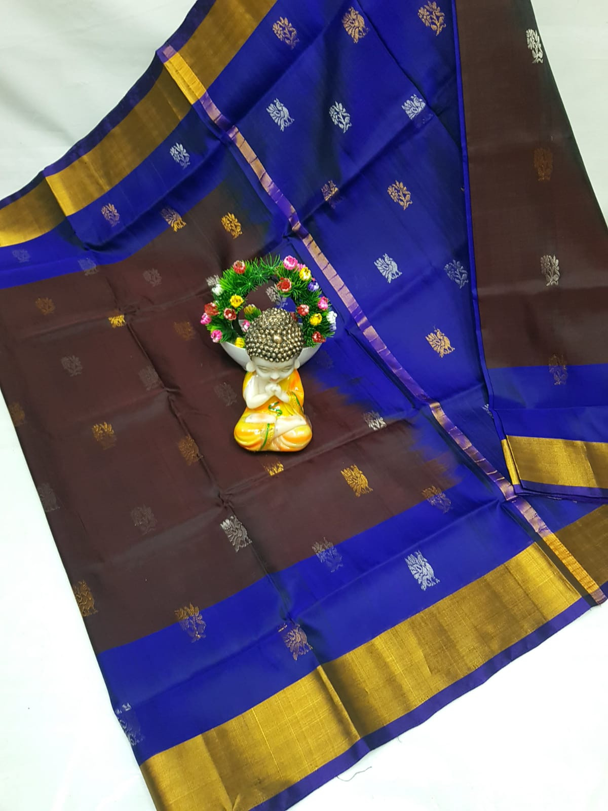 Uppada Pure Silk Topi Butta Saree with Kaddi Border