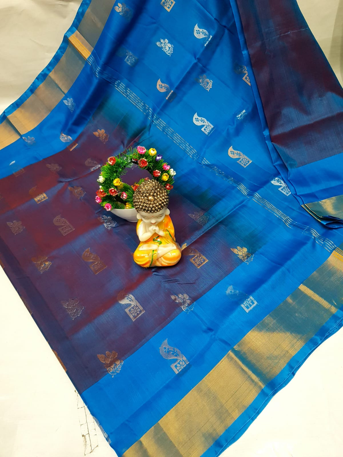 Uppada Pure Silk Topi Butta Saree with Kaddi Border