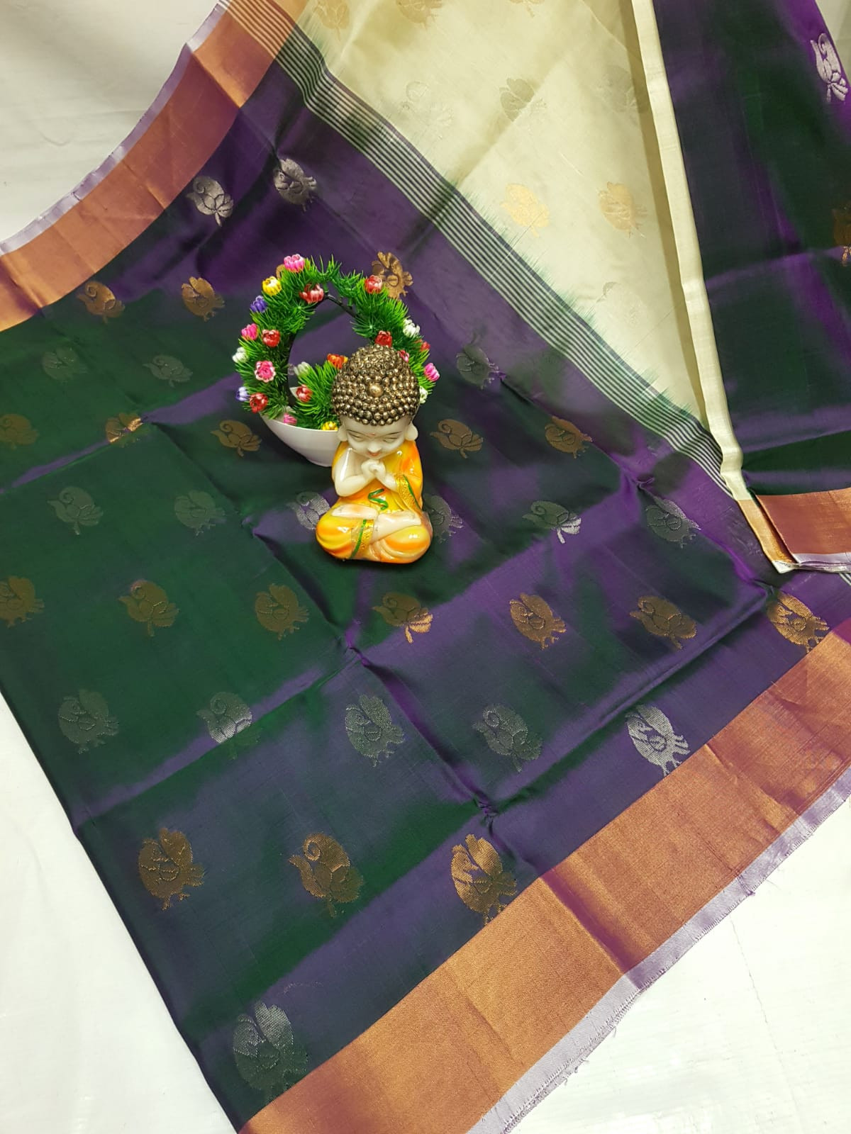 Uppada Pure Silk Topi Butta Saree with Kaddi Border