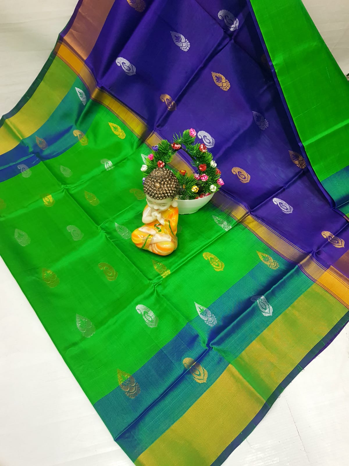 Uppada Pure Silk Topi Butta Saree with Kaddi Border