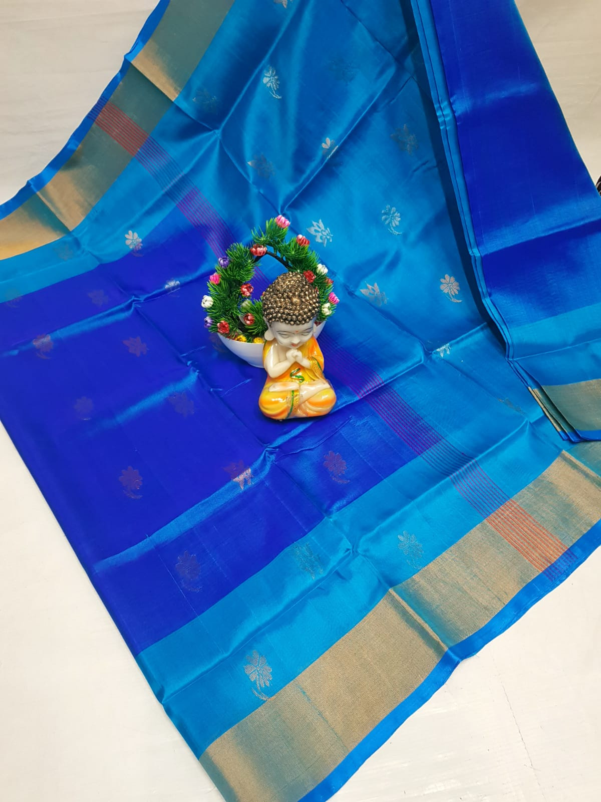 Uppada Pure Silk Topi Butta Saree with Kaddi Border