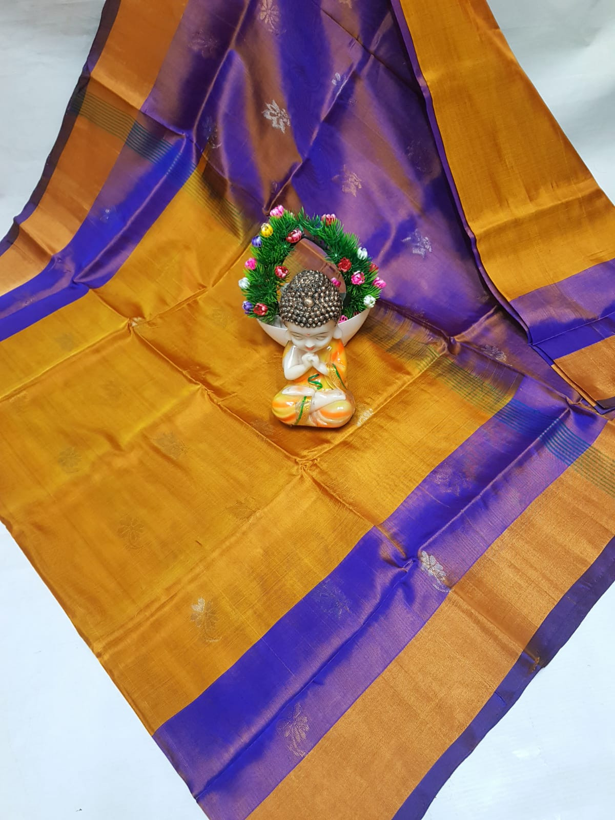 Uppada Pure Silk Topi Butta Saree with Kaddi Border