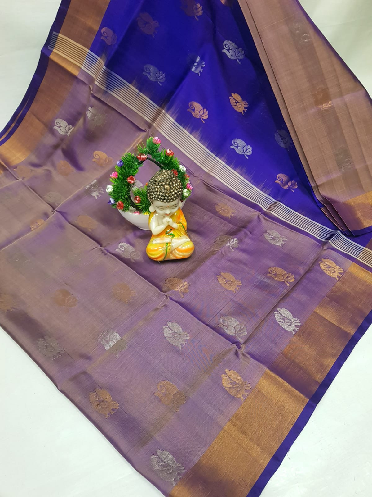 Uppada Pure Silk Topi Butta Saree with Kaddi Border