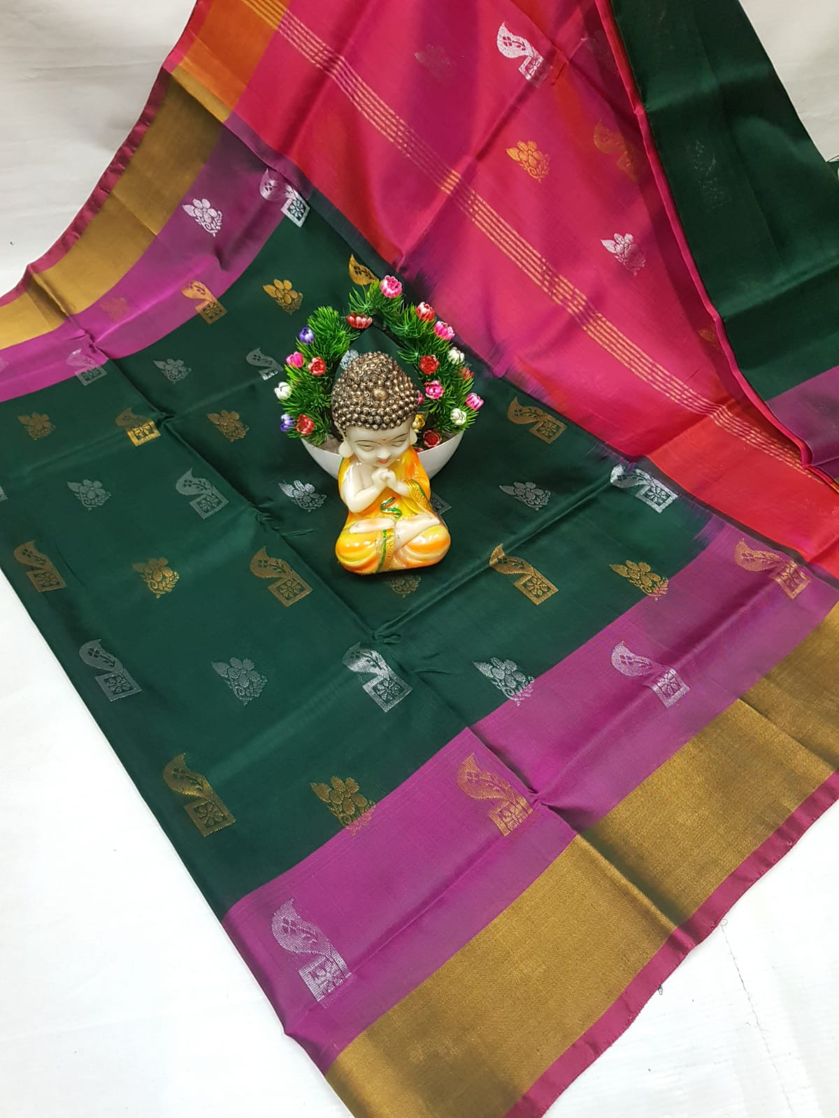 Uppada Pure Silk Topi Butta Saree with Kaddi Border