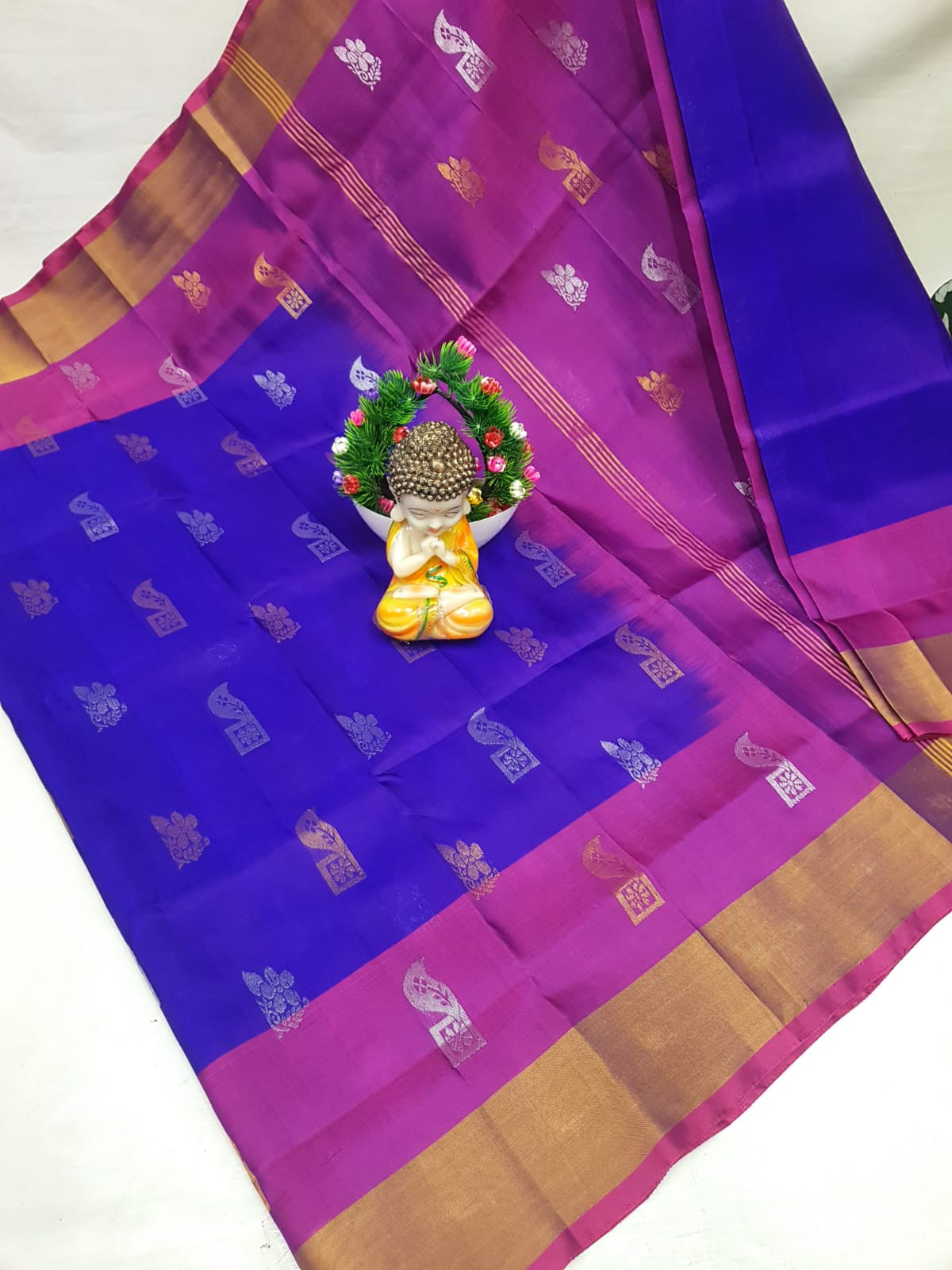 Uppada Pure Silk Topi Butta Saree with Kaddi Border