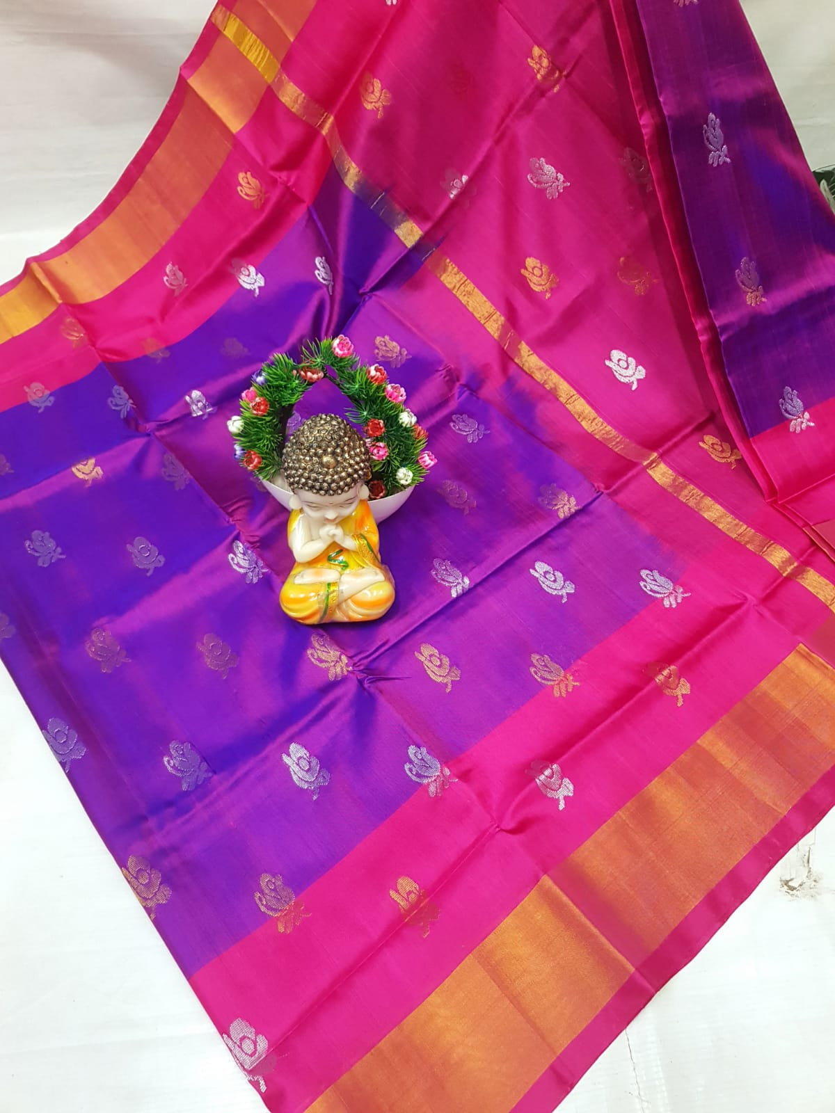 Uppada Pure Silk Topi Butta Saree with Kaddi Border