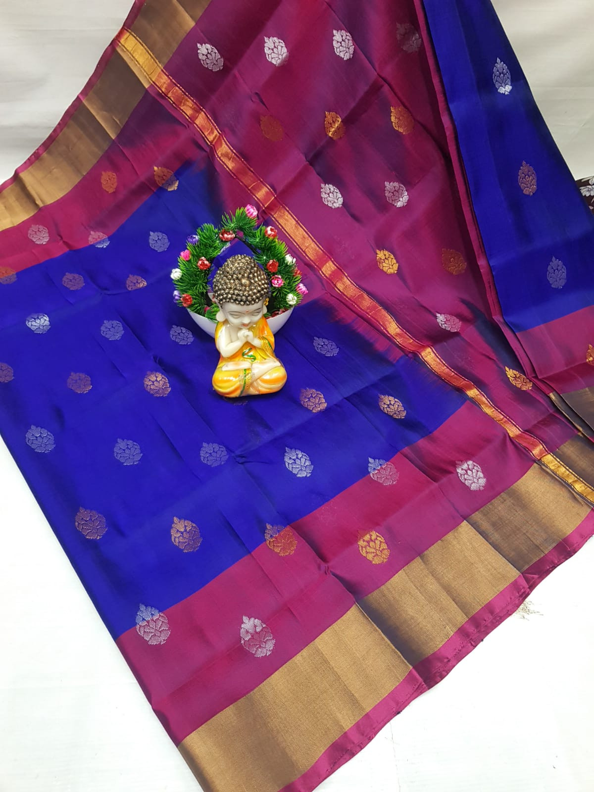 Uppada Pure Silk Topi Butta Saree with Kaddi Border