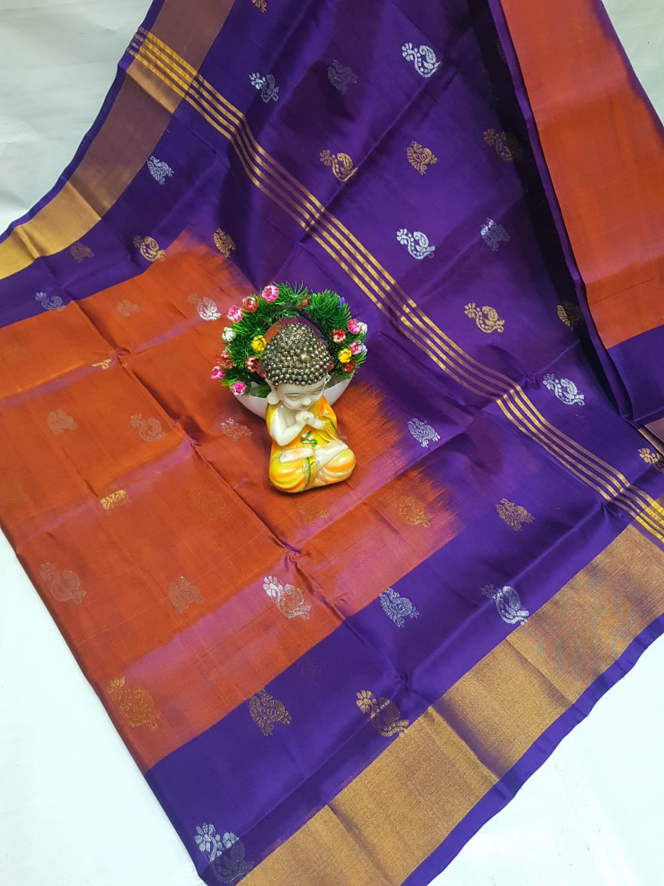 Uppada Pure Silk Topi Butta Saree with Kaddi Border