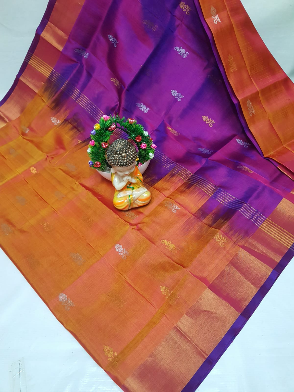Uppada Pure Silk Topi Butta Saree with Kaddi Border