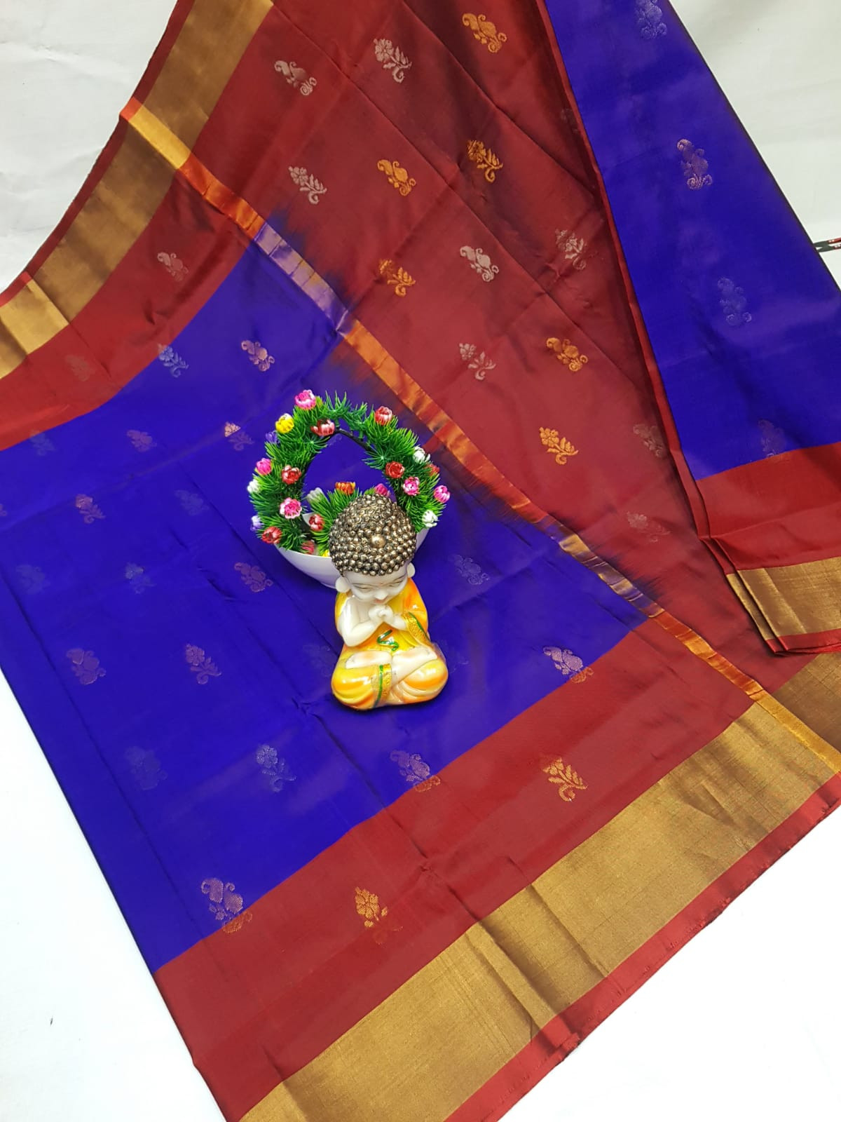 Uppada Pure Silk Topi Butta Saree with Kaddi Border