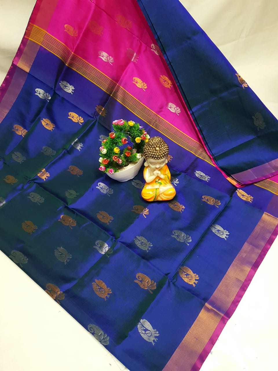 Uppada Small Border Allover Butta Saree